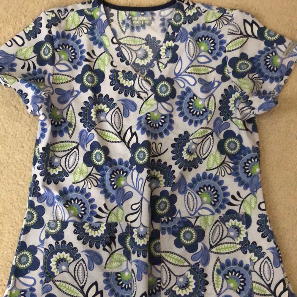 Flower scrub top!